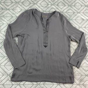 IVI Collection 97%silk 3%elastane v-neck top EUR size 38=S in US